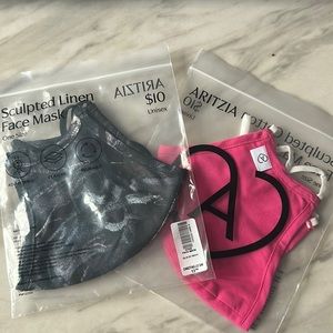 Aritzia Facemask